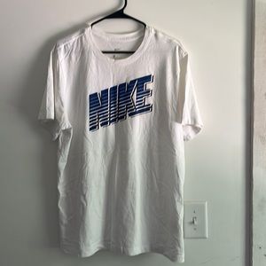 Nike tee